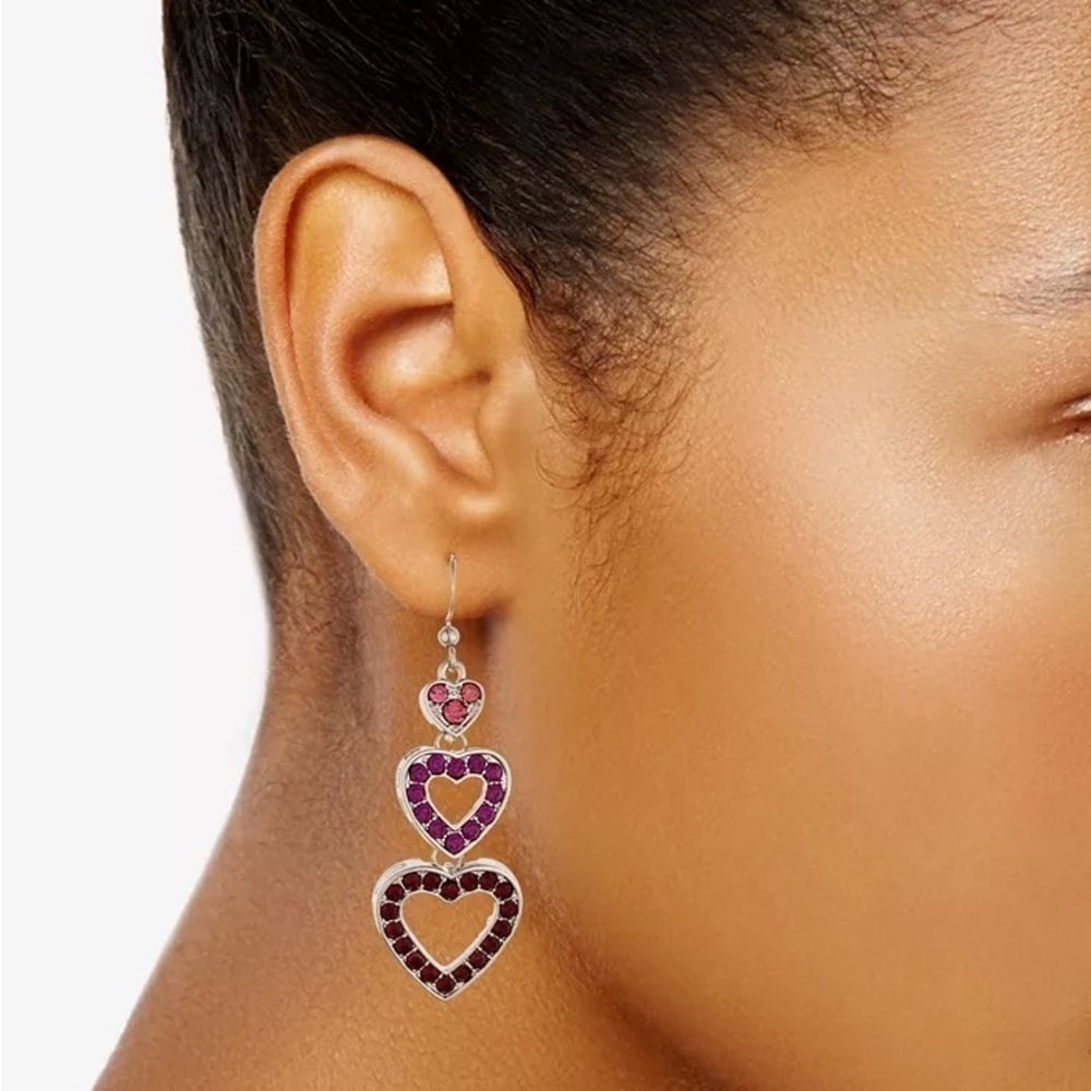 NWT Holiday Lane heart drop earrings 💍💎❤️💕
